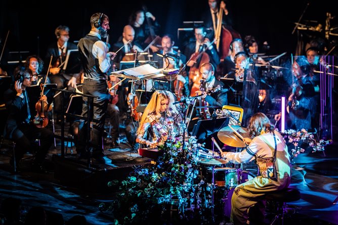 Metropole orkest in de Oosterpoort (fotograaf Niels Knelis Meijer)